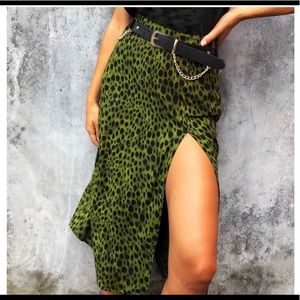 **SOLD!** TRENDY GREEN LEOPARD SLIT SKIRT